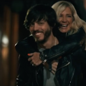 Chris Janson – Holding Her [VIDEO]